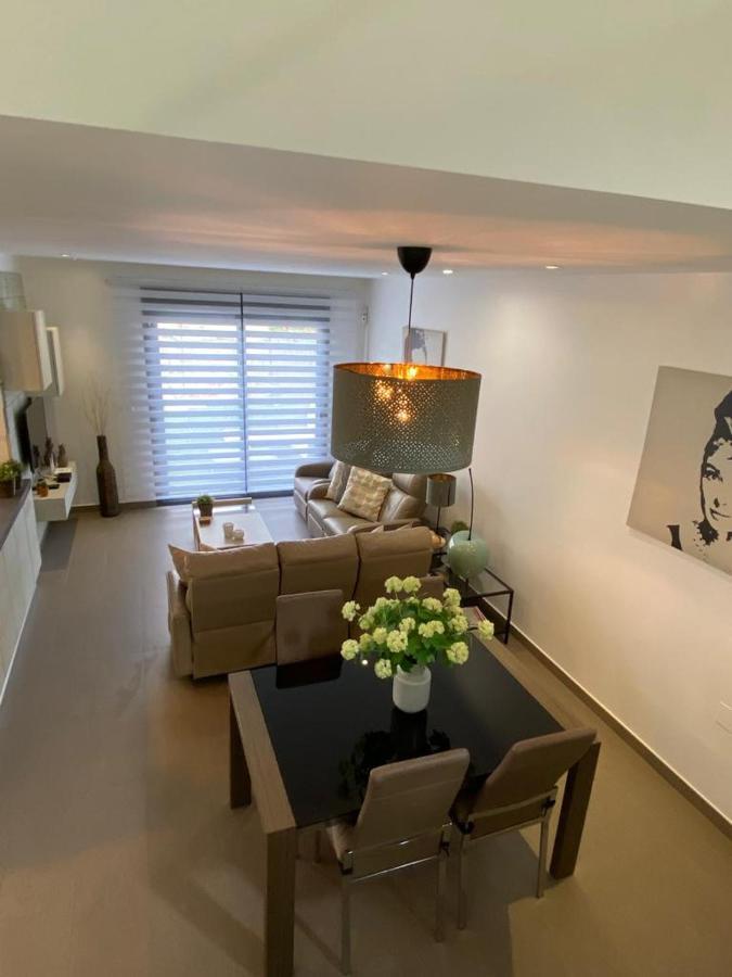 Villa La Valiente Roca โรฮาเลส ภายนอก รูปภาพ